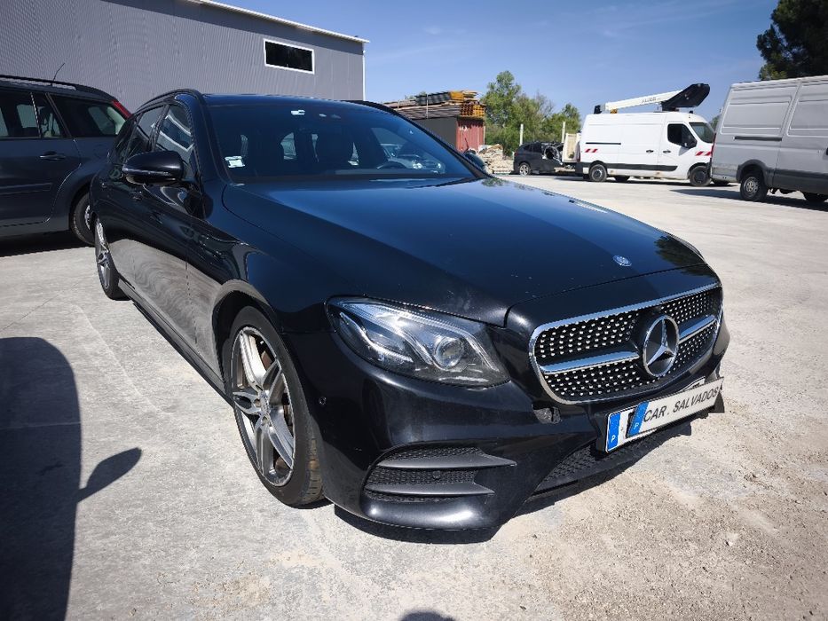 Mercedes  E 220 sinistrado