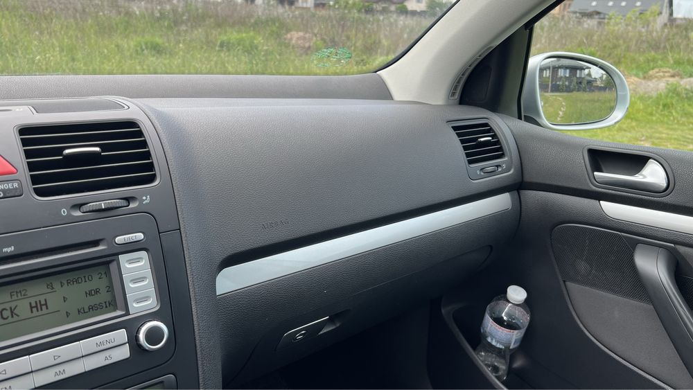 Volkswagen Golf 5 1.6 MPI