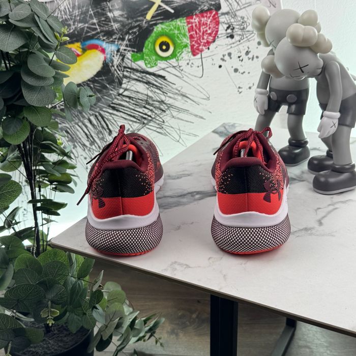 Кросівки Under Armour UA Hovr 46 розмір Е6123