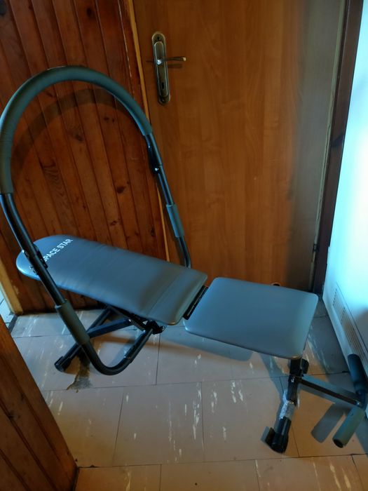 Ławeczka SpaceStar do ćwiczeń mięśni brzucha
