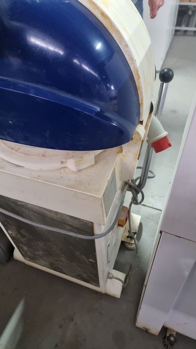 Divisora Semi-Automatica Ferneto