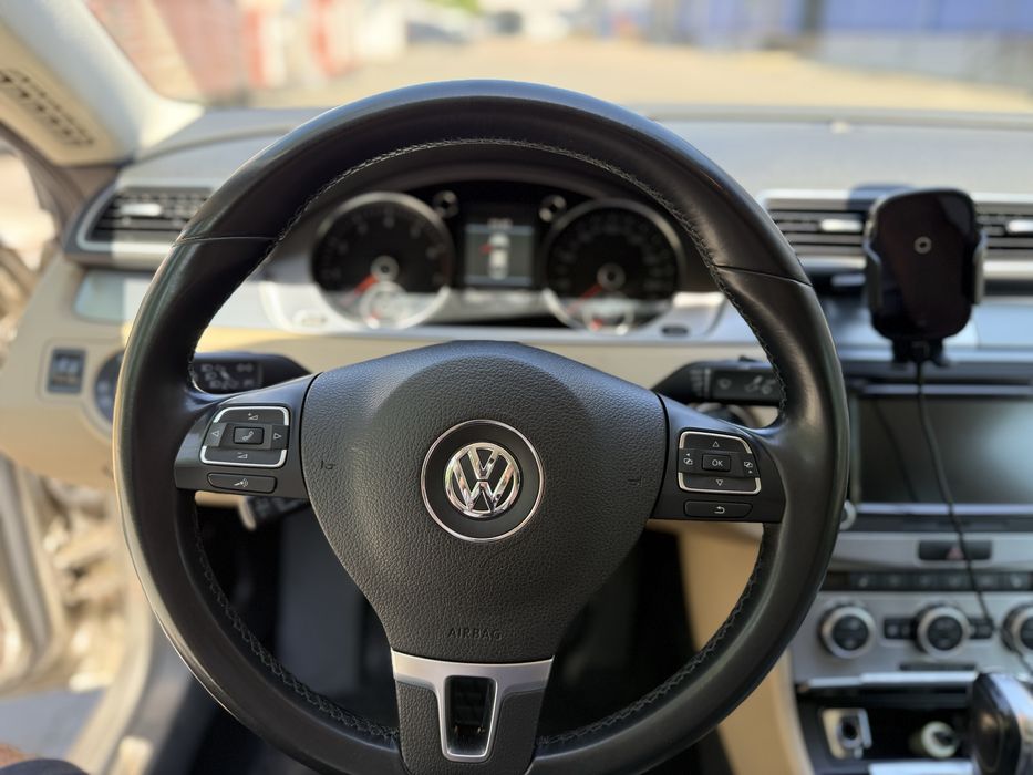 Продам Volkswagen Passat CC 1.8 2013