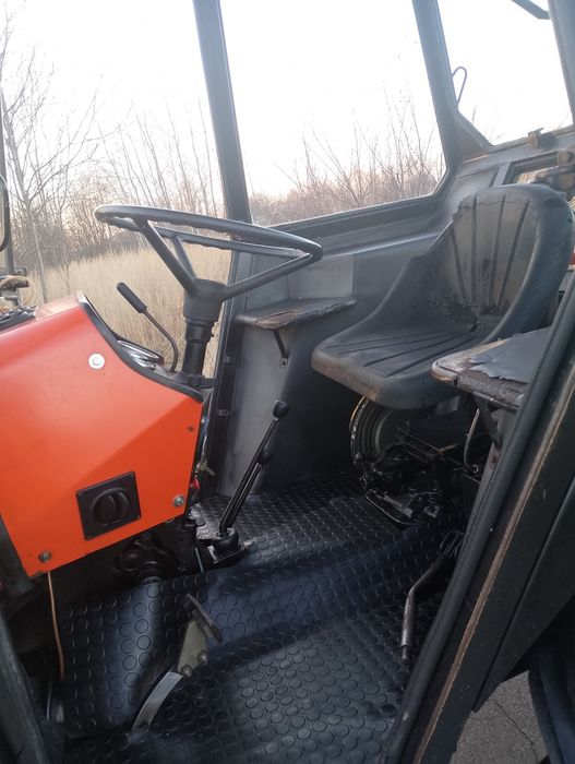 Ciągnik ursus 3512 kabina Agro na płaskiej podłodze MF 255/c360