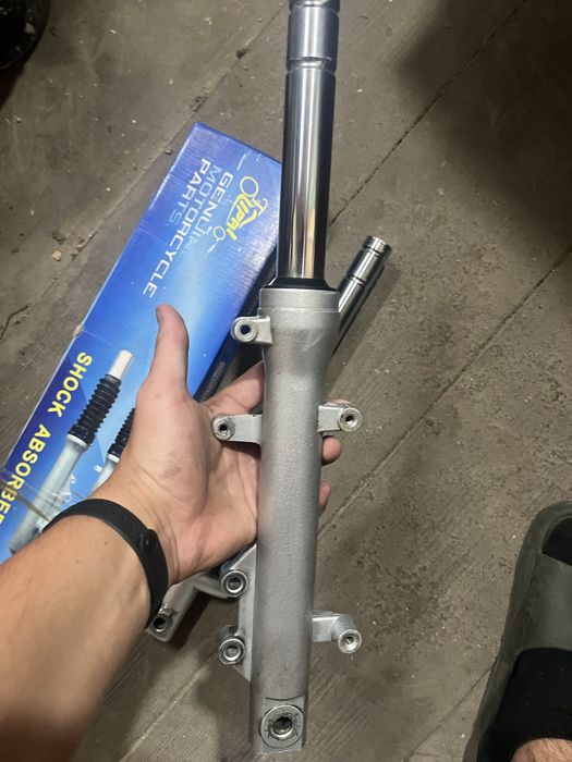 Амортизатор на Viper передний (перья), 2 шт