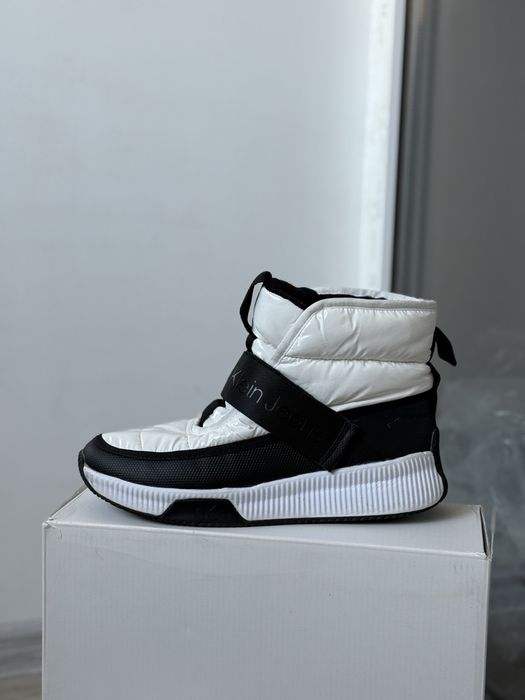 Стильні зимові дутики calvin klein