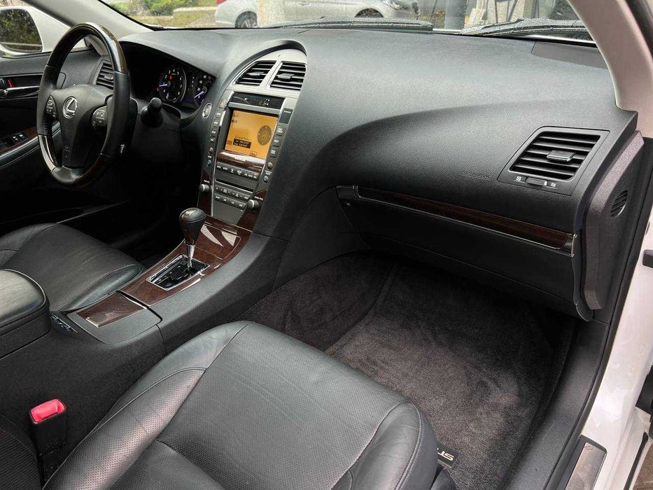 Lexus ES Luxury 2012