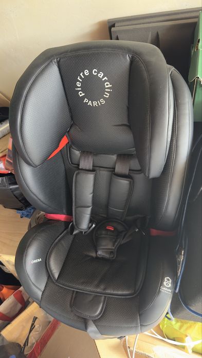 Cadeira Pierre Cardin para carro