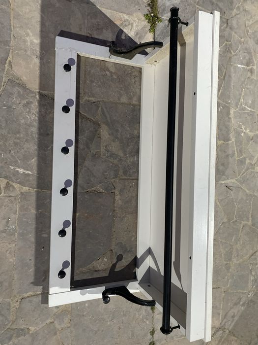 Cabide com parteleira