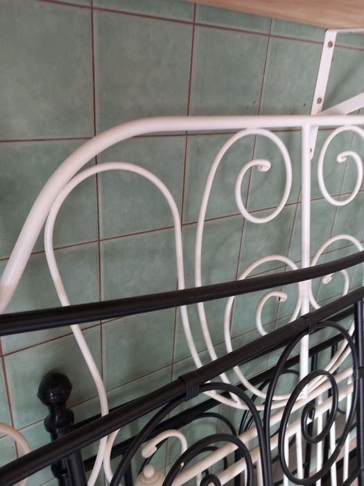 Camas de casal e colchão, vendido junto ou separado