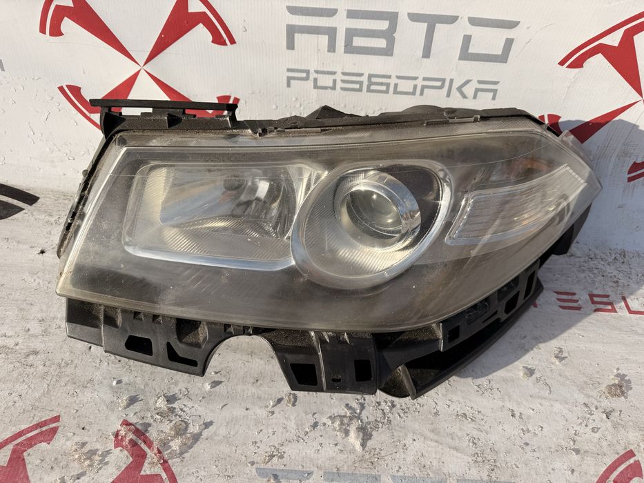 Фара ліва Renault Megane 2 з блоком ксенон
