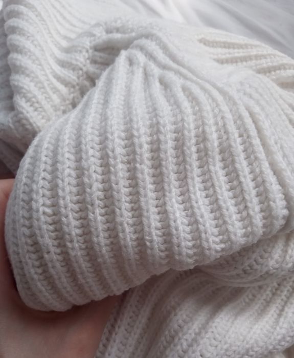 Sweter damski golf polgolf prążkowany miękki lejący pleciony splot biały M L