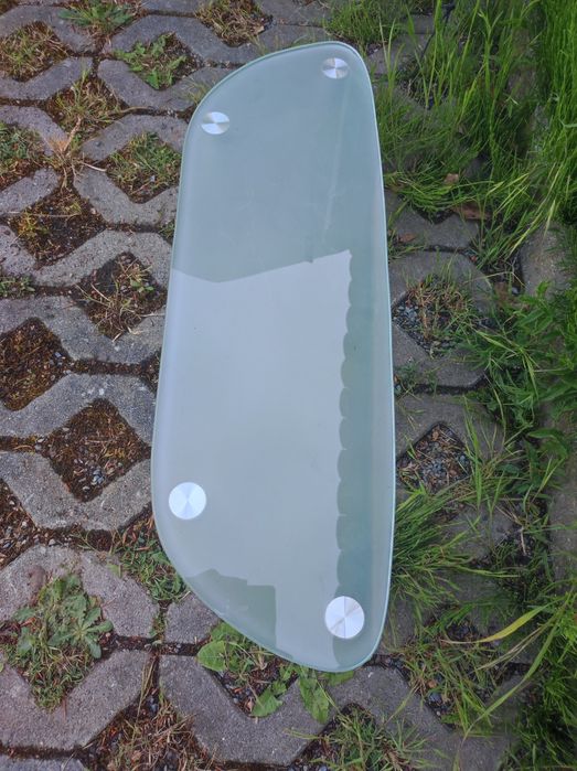 Stolik kawowy ze szklanym blatem