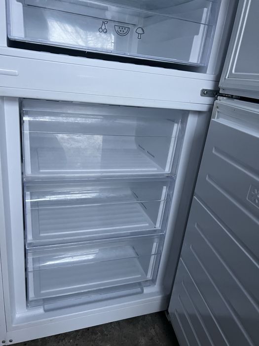 Холодильник двух камерний Cylinda