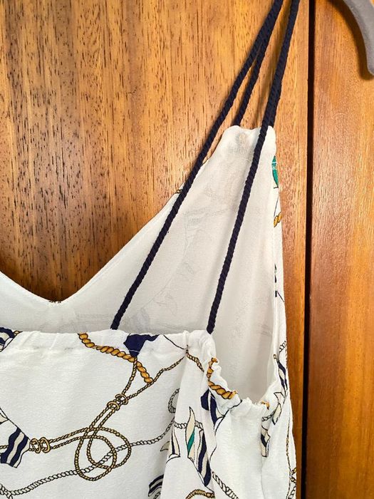 Top em V em padrão de âncoras