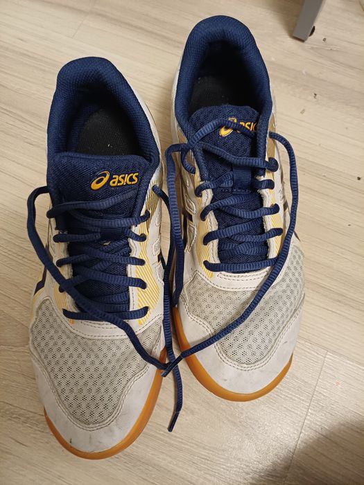 Halowki asics rozm.40,5