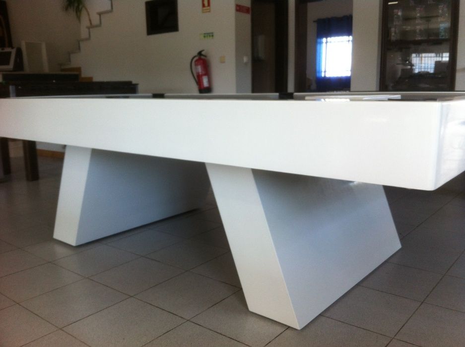 Bilhar / Snooker moderno branco NOVO