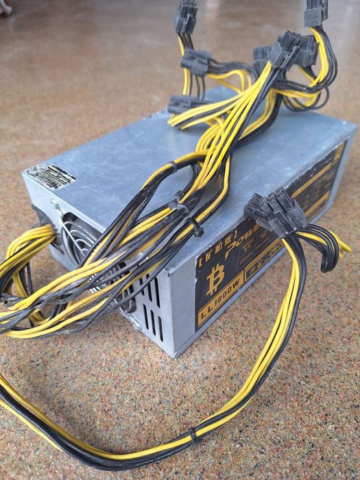 БЛОК ЖИВЛЕННЯ 220В /12V  Робочий