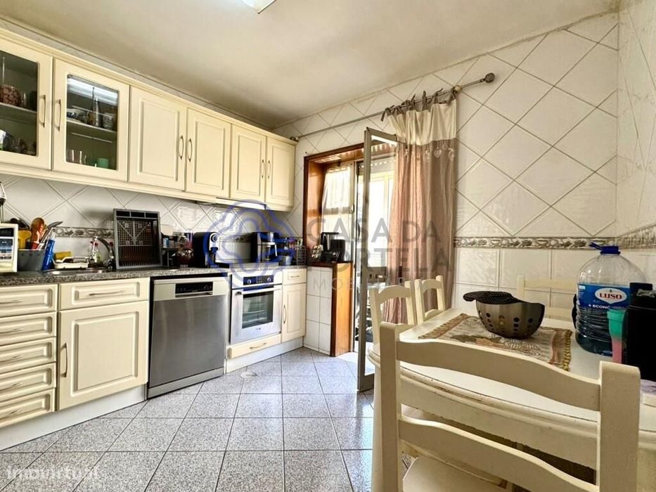 Valadares – Rua da Gestosa, R/C com Garagem