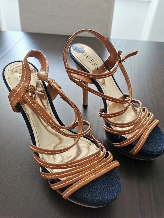 Sandalias camel Guess