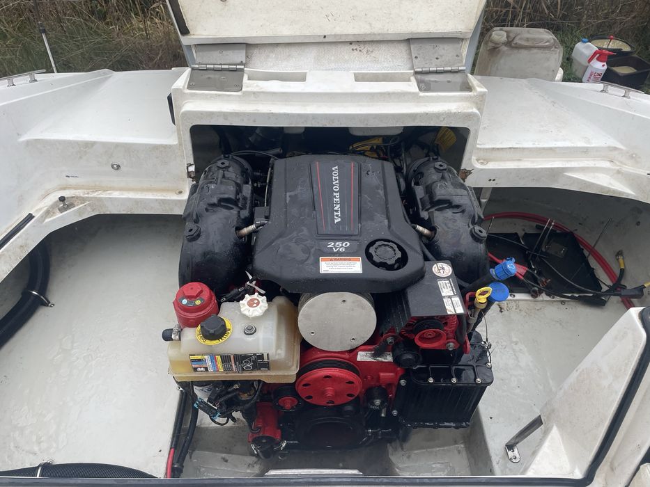Jacht motorowy Cobalt 22CS 2021r