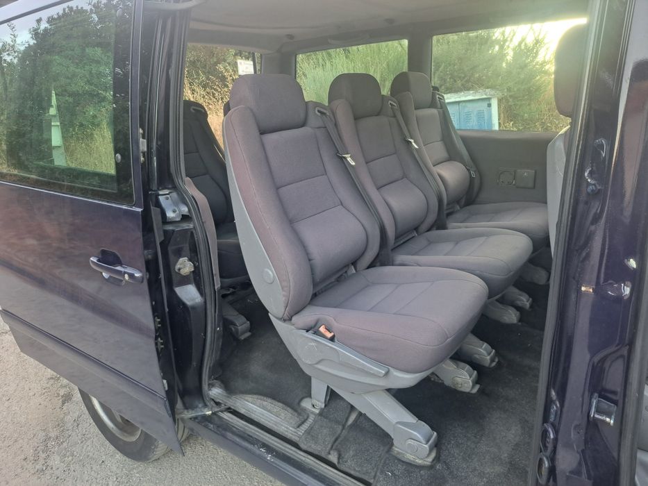 Mercedes-Benz V230 TD  7lugares individuais como nova