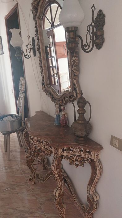 Consola com espelho