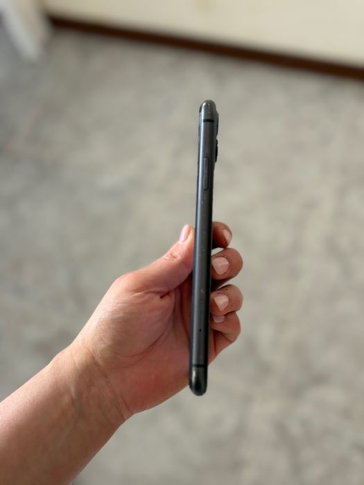 iPhone 11 com carregador completo