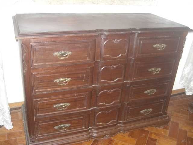 Comoda antiga com 4 gavetas