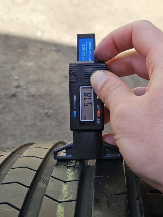 Шины БУ 225 40 R 18 Vredestein ultrac satin лето комплект