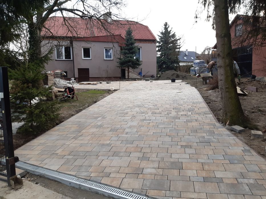 Brukowanie, usługi brukarskie, brukarstwo, układanie kostka brukowa