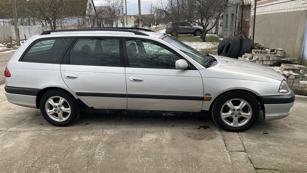 Продам Тойота Авенсис