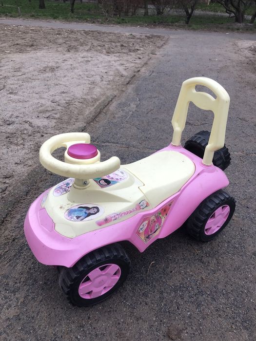 Толокар машинка для дівчинки