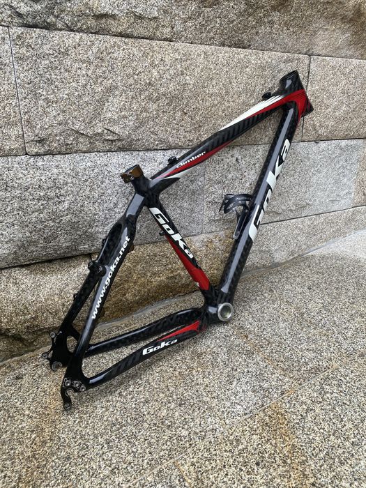 Quadro carbono Goka para aro 26