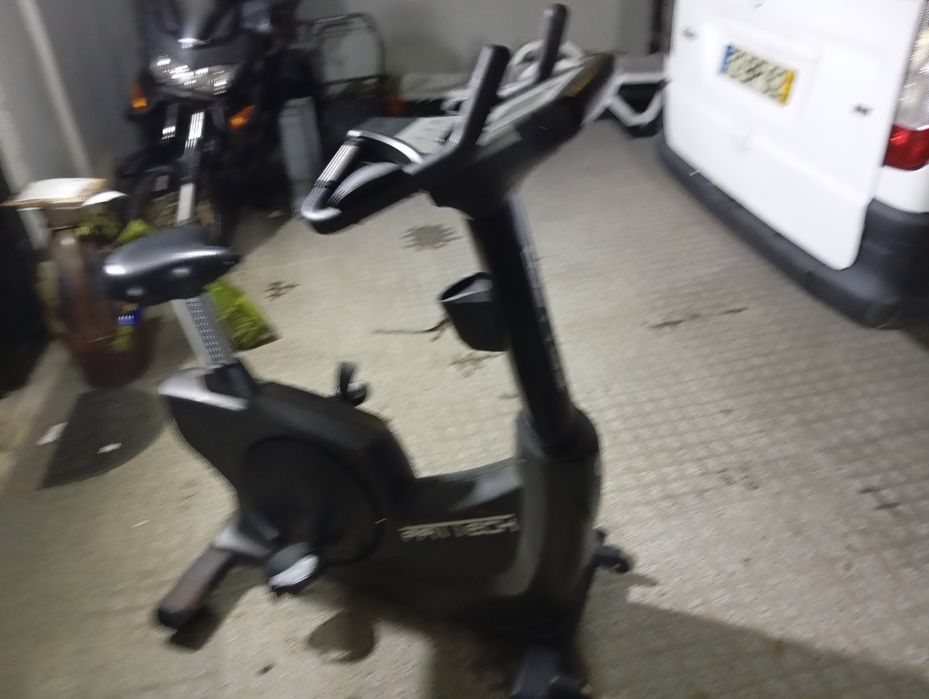 Professional Exercise Bike433727081452021761