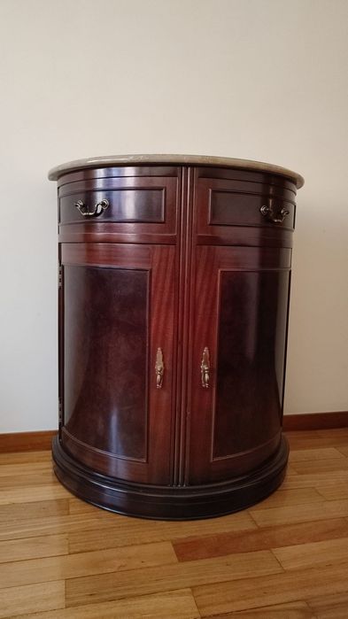 Móvel em Cerejeira como novo