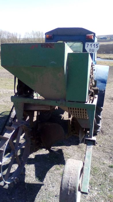 Картоплесажалка на плуг