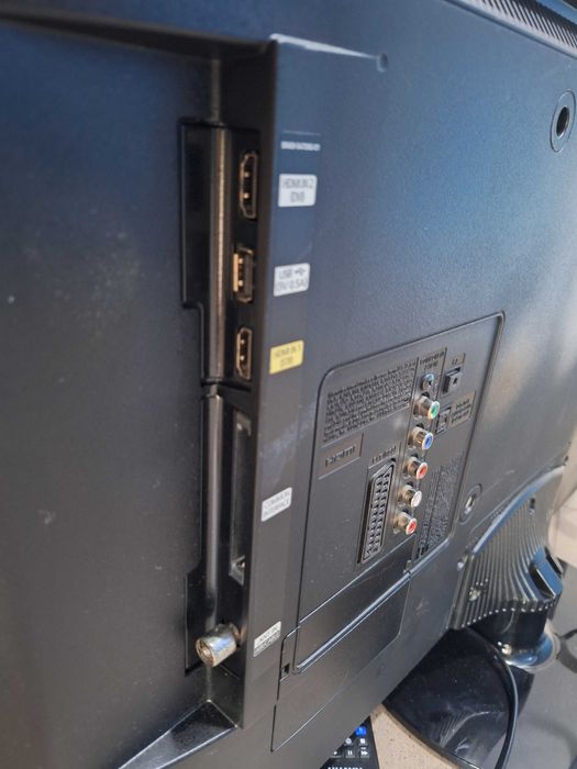 Телевізор Samsung UE-32F4020AW