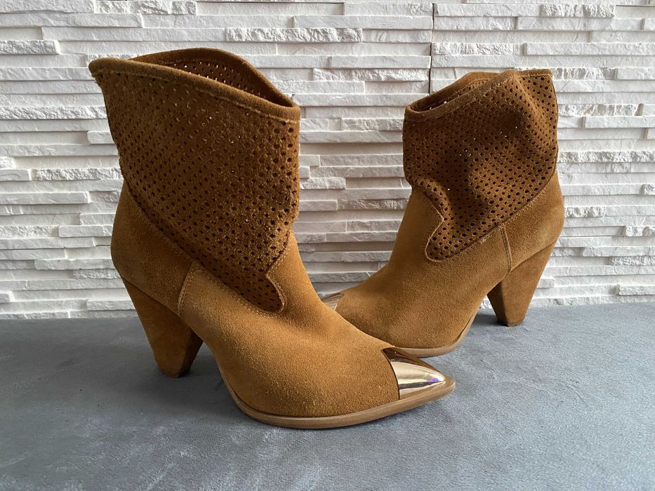 Carinii skórzane kowbojki camel ażurowe ozdobny nosek