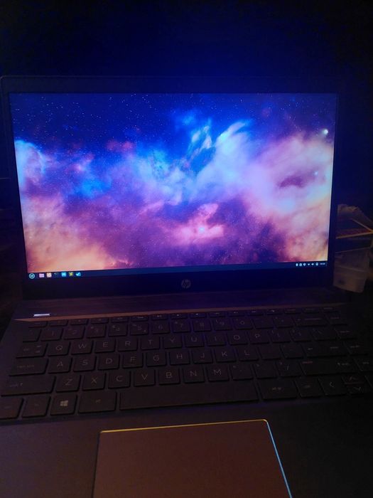 Laptop HP i3-8145U 8GB RAM full HD IPS