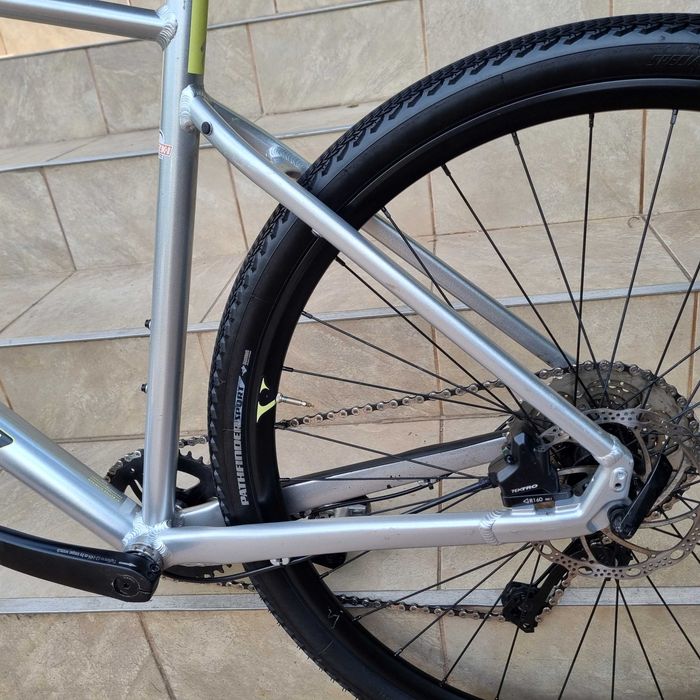 Rower GRAVEL Specialized SIRRUS X 3,0 -L