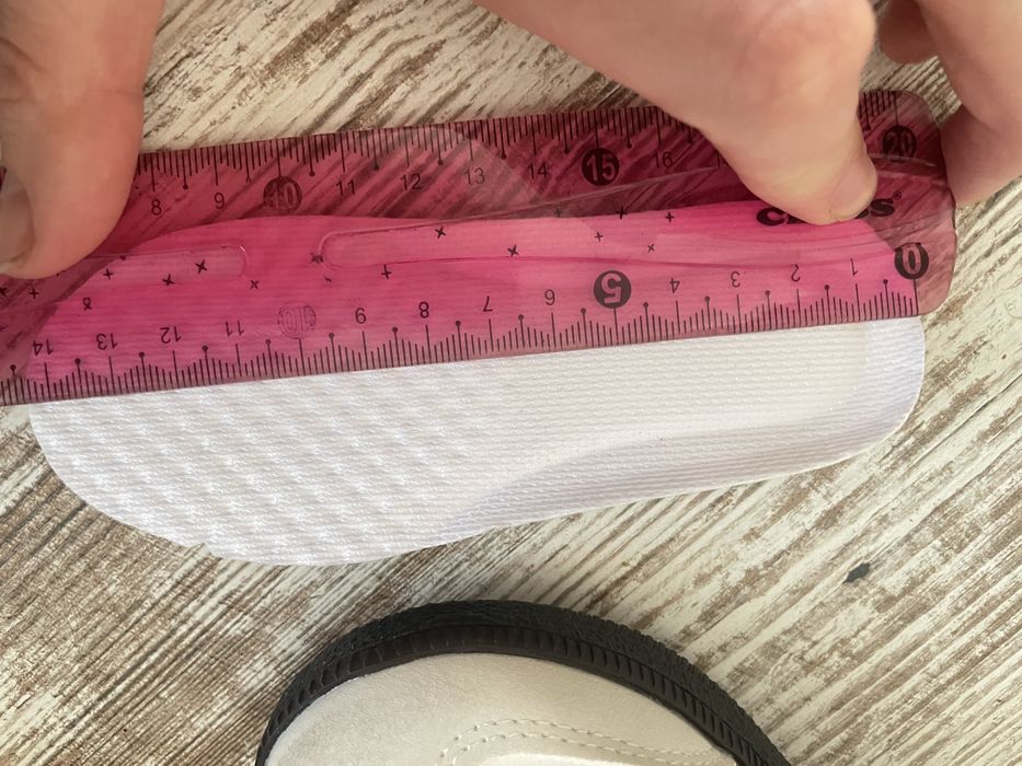 Кросівки підійдуть для дівчинки і хлопчика