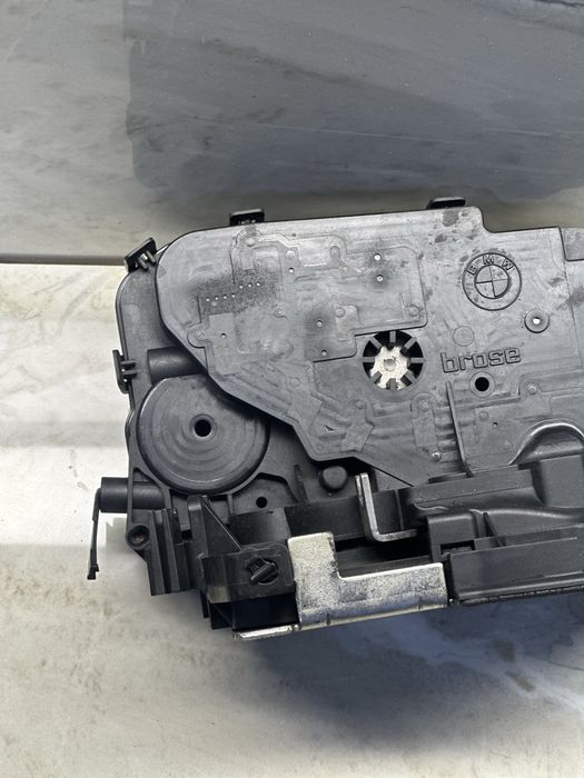 Замок Двері Водія БМВ Е90 Е91 П.Л Замок Дверний Передній Лівий BMW E91 E90