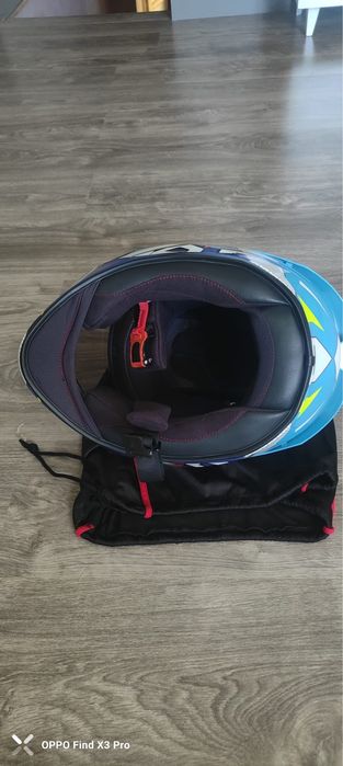 Vendo capacete novo marca KYT
