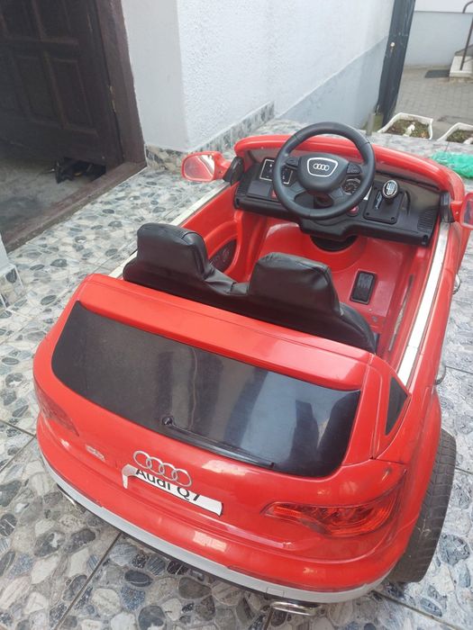 Samochodzik na akumulator Audi Q7