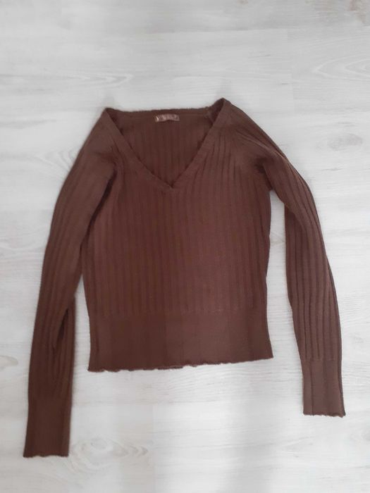 Swetry w brązie zimowe damskie