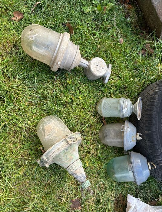 Вуличний фонар радянських часів під становлення чи декор