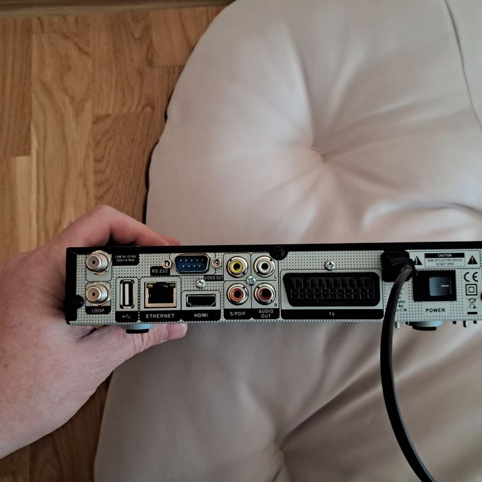 Тюнер AMIKO SHD8900