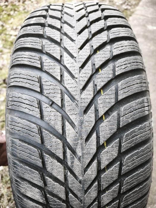 Opony Zimowe Nokian 235/50 r19