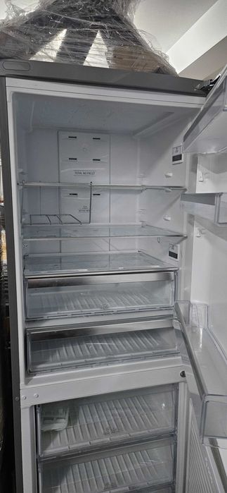 Frigorífico combinado 1,95 de atura, como novo marca hotpoint