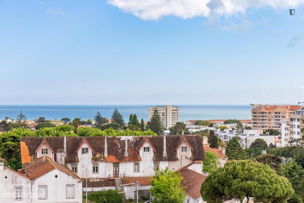 Quarto - localizado em Carcavelos Lisbon